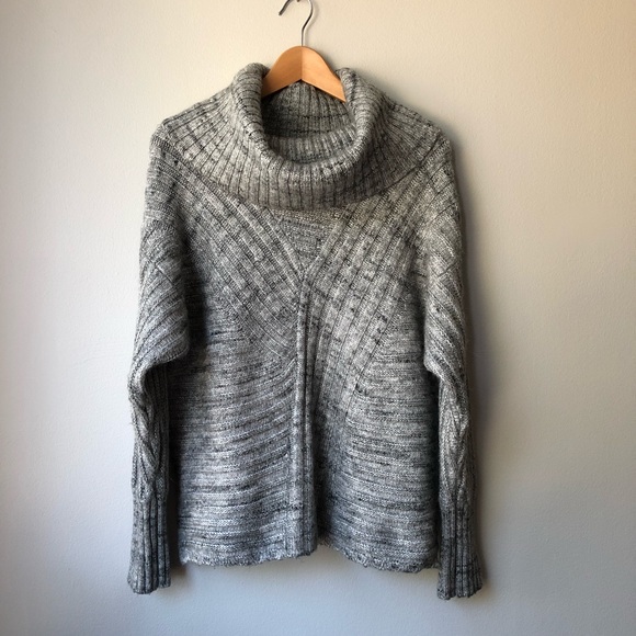 hinge Sweaters - Beautiful Hinge Chunky Gray Sweater. Very Chic!